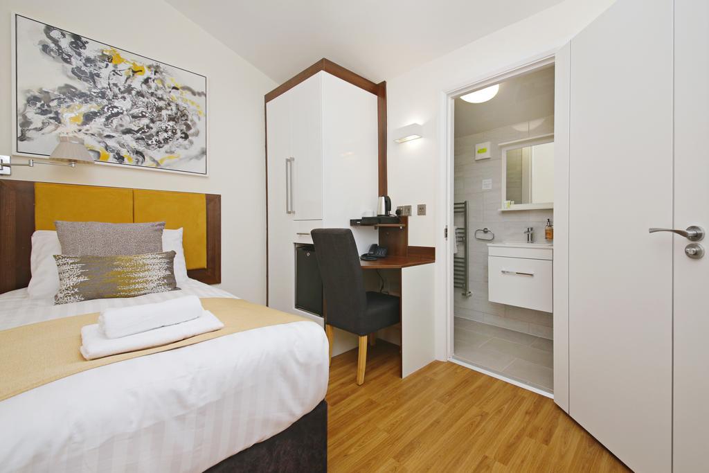 Imperial Guest House Ltd. Hounslow Room photo