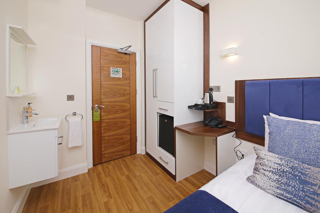 Imperial Guest House Ltd. Hounslow Room photo