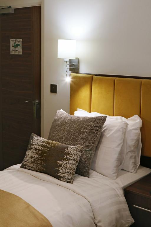 Imperial Guest House Ltd. Hounslow Room photo